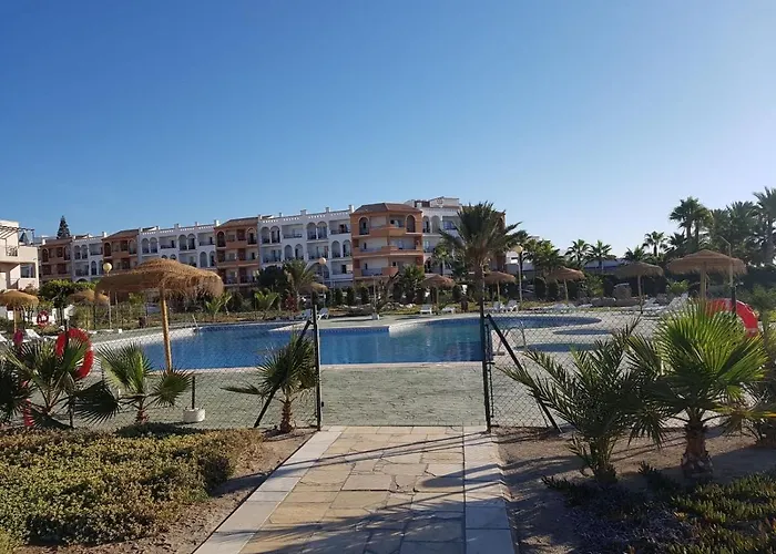 Casa Baja Preciosa Con Jardin Privado En Primera Linea Naturista!