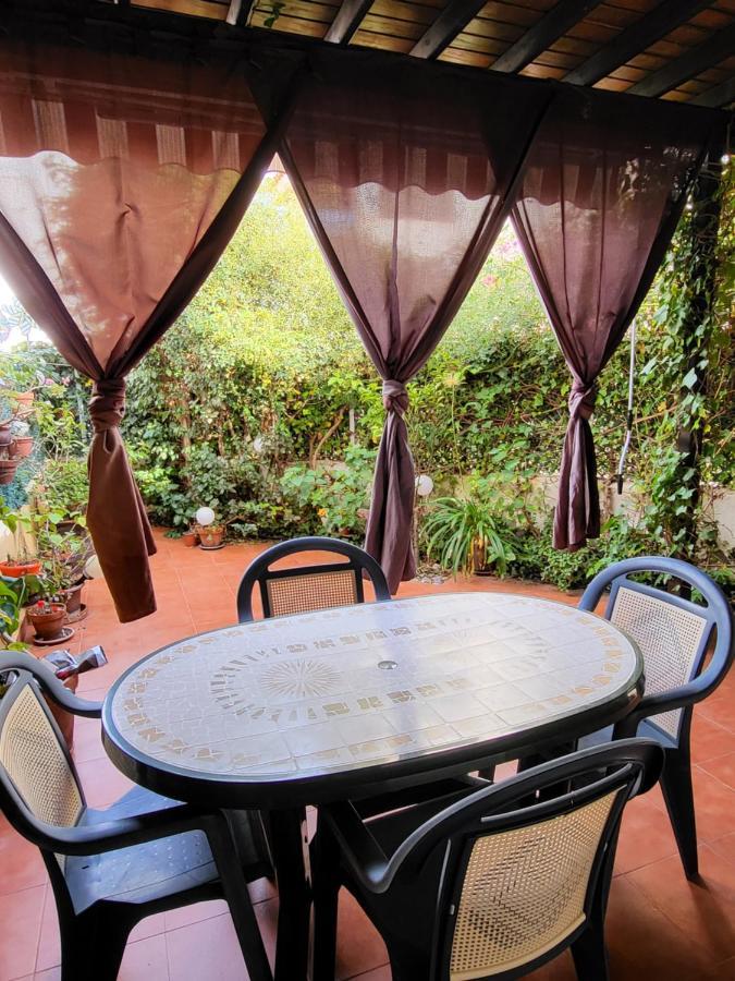 Casa Baja Preciosa Con Jardin Privado En Primera Linea Naturista! *