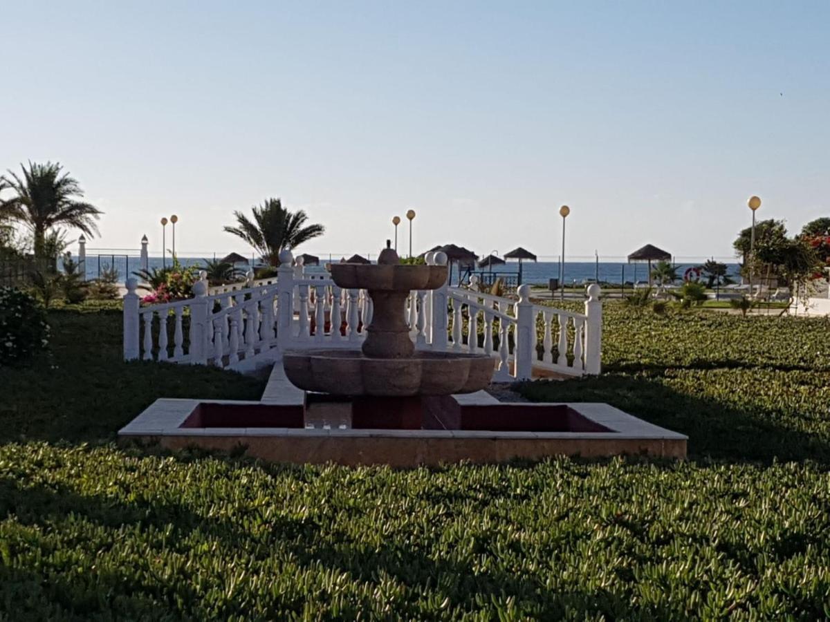 Casa Baja Preciosa Con Jardin Privado En Primera Linea Naturista! *